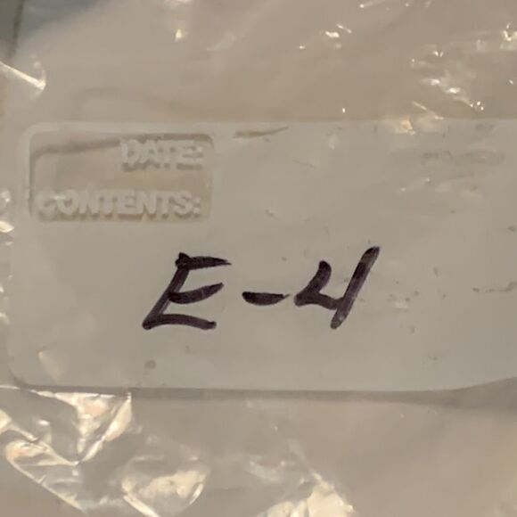 LEVIS, vintage, plaid button down long sleeve, ladies/girls medium, great cond. - Picture 11 of 11